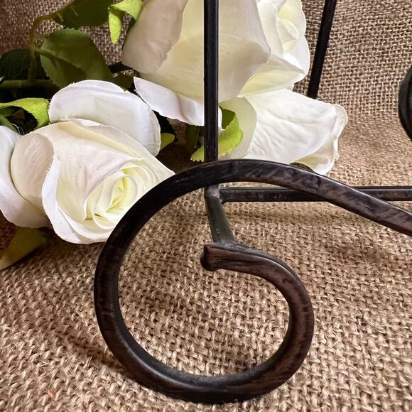 Elegant Bronze brown Metal Easel Stand Fleur de lis - Picture 4 of 4
